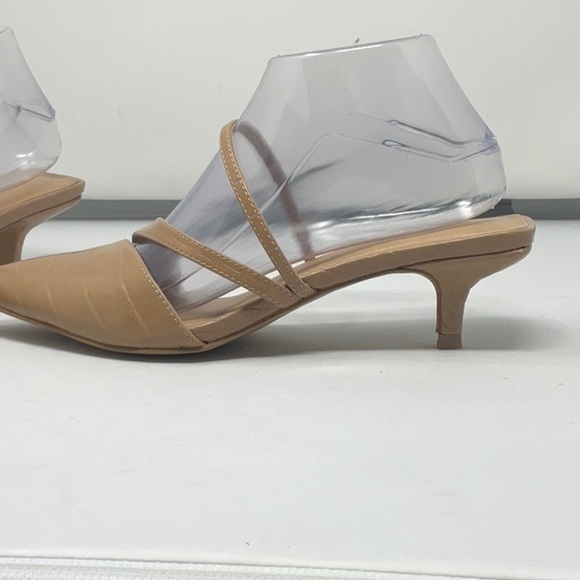 Express closed toe heeled sandals, size 8 - Picture 3 of 10